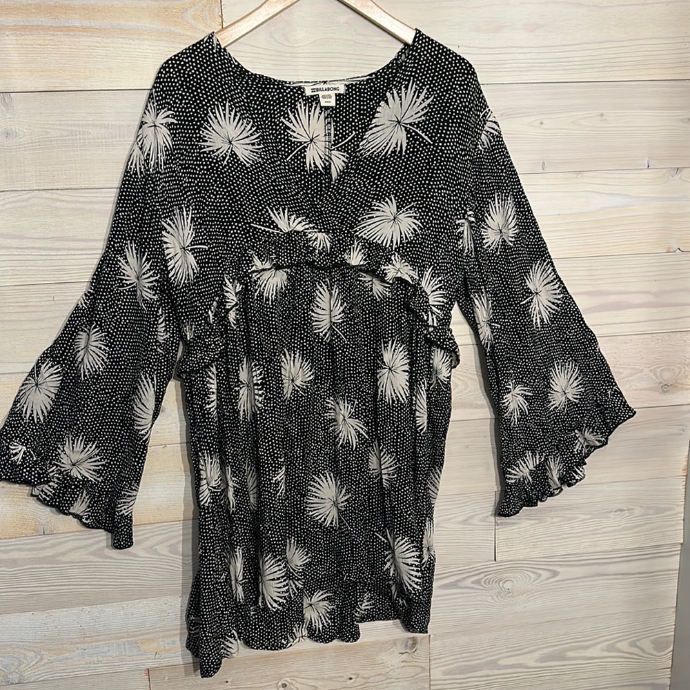 Billabong Flowy Black/White Dress